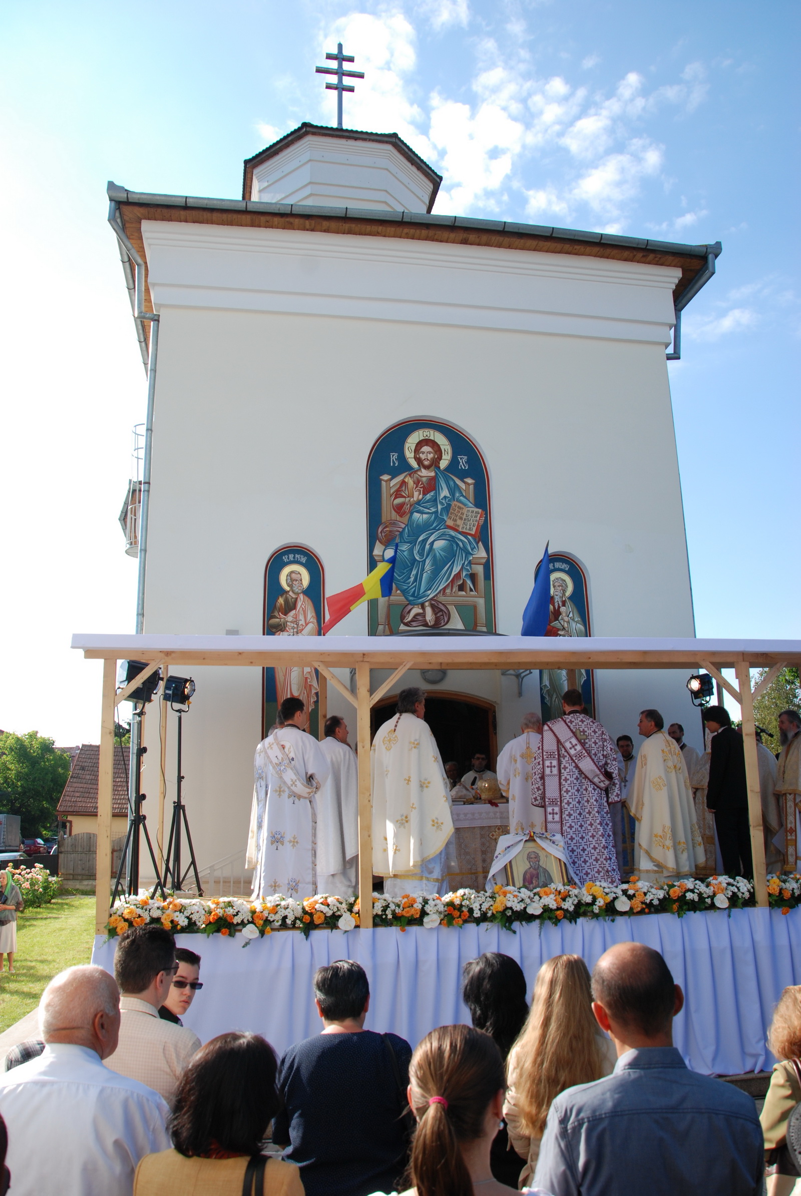 Galerie foto sfintirea bisericii